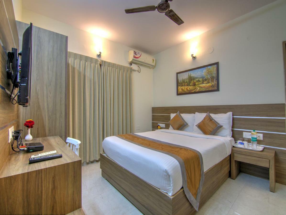 Sunshine Suites Grand Deluxe Bengalúr Exteriér fotografie