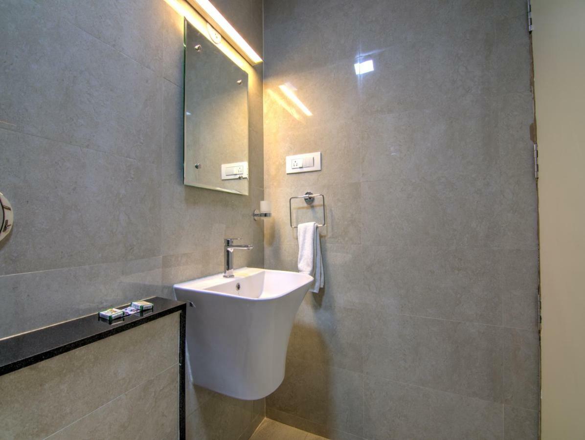 Sunshine Suites Grand Deluxe Bengalúr Exteriér fotografie